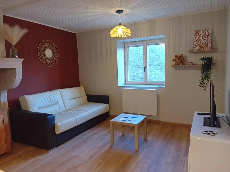 Petite Maison En Pierre Au Calme Avec Exterieur Montbellet エクステリア 写真