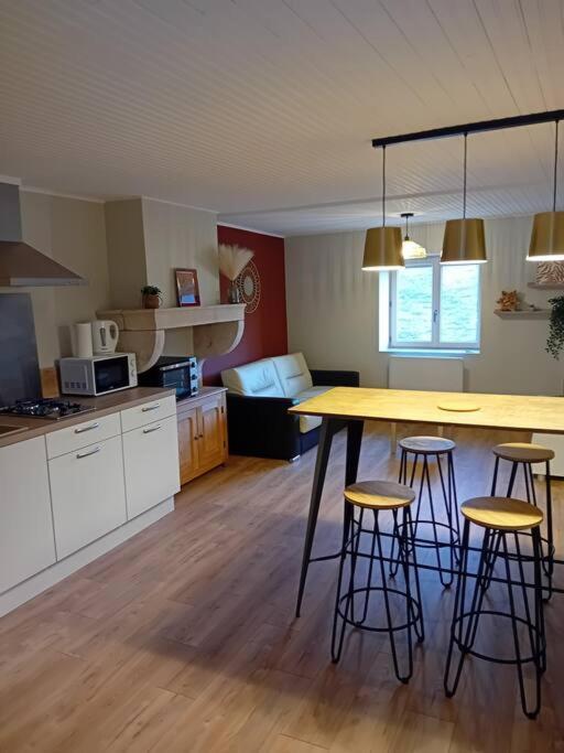 Petite Maison En Pierre Au Calme Avec Exterieur Montbellet エクステリア 写真