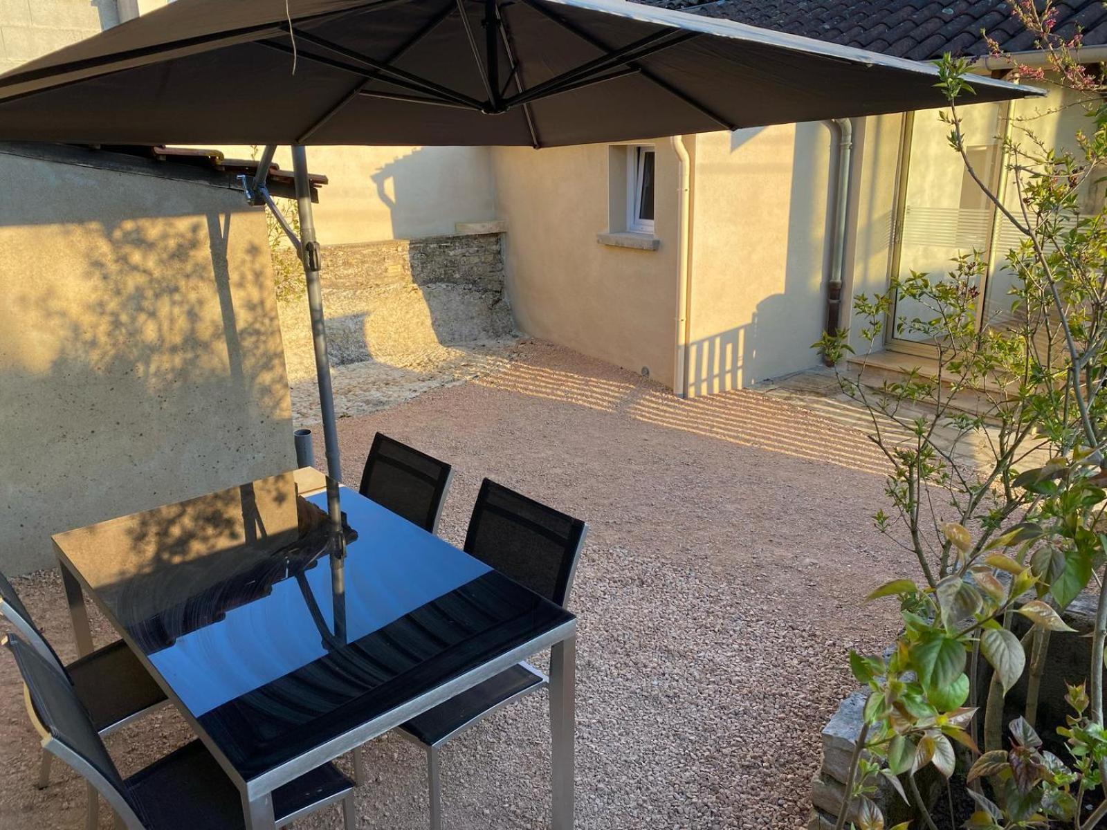 Petite Maison En Pierre Au Calme Avec Exterieur Montbellet エクステリア 写真