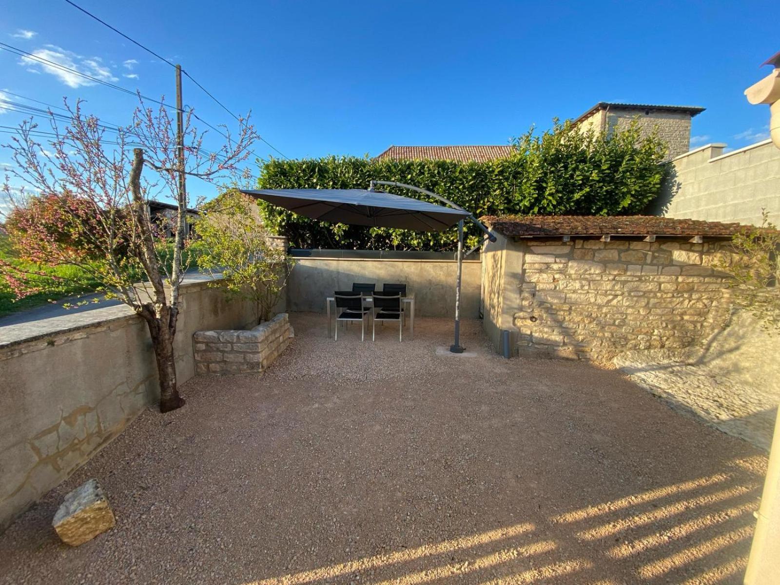 Petite Maison En Pierre Au Calme Avec Exterieur Montbellet エクステリア 写真